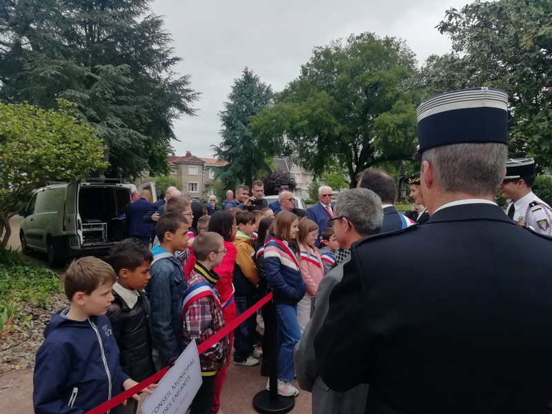 8mai23